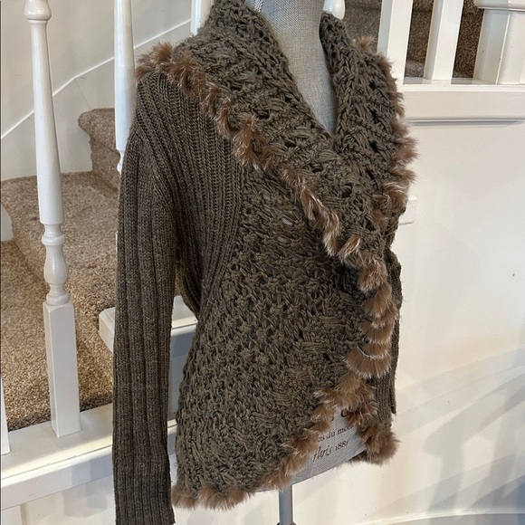 NESS fur cardigan. (Rabbit fur) - Picture 2 of 11